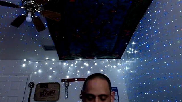 Snapshot of Buffshagswell chatting on 03/08/25, 05:22 Buffshagswell online show from 03/08/25, 05:22