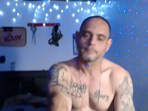 Snapshot of Buffshagswell chatting on 03/10/25, 03:12 Buffshagswell online show from 03/10/25, 03:12