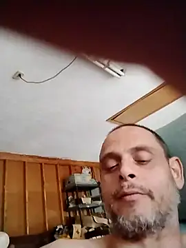 Snapshot of Buffshagswell chatting on 03/16/25, 06:34 Buffshagswell online show from 03/16/25, 06:34