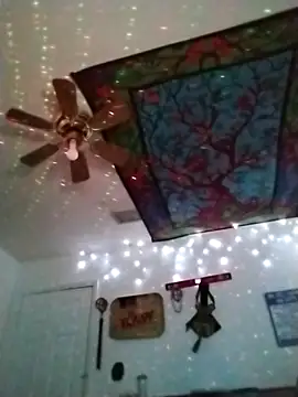 Snapshot of Buffshagswell chatting on 03/18/25, 07:31 Buffshagswell online show from 03/18/25, 07:31