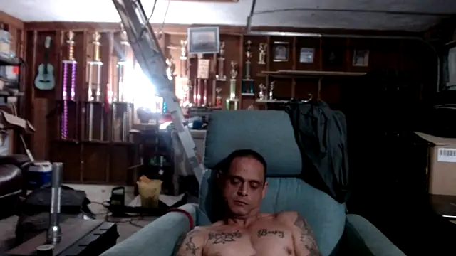 Snapshot of Buffshagswell chatting on 03/20/25, 08:31 Buffshagswell online show from 03/20/25, 08:31