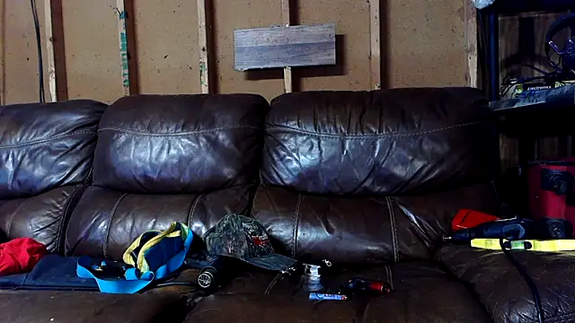 Snapshot of Buffshagswell chatting on 09/12/25, 05:46 Buffshagswell online show from 09/12/25, 05:46