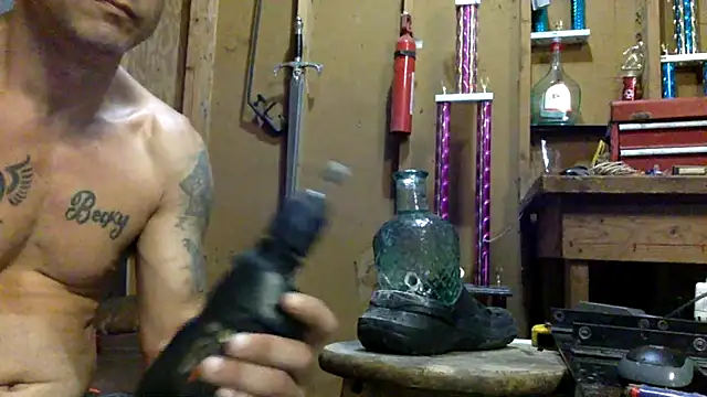 Snapshot of Buffshagswell chatting on 09/25/25, 05:16 Buffshagswell online show from 09/25/25, 05:16