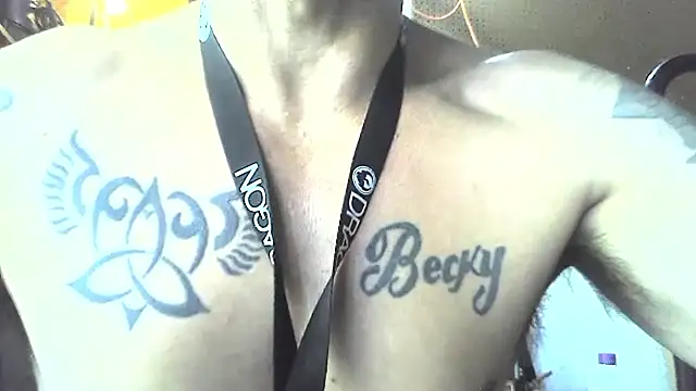 Snapshot of Buffshagswell chatting on 10/01/25, 06:03 Buffshagswell online show from 10/01/25, 06:03