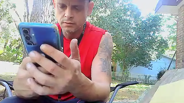 Snapshot of Buffshagswell chatting on 10/14/25, 03:57 Buffshagswell online show from 10/14/25, 03:57