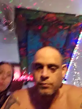 Snapshot of Buffshagswell chatting on 10/17/25, 02:04 Buffshagswell online show from 10/17/25, 02:04