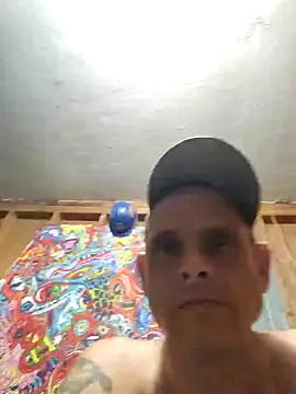 Snapshot of Buffshagswell chatting on 10/18/25, 04:04 Buffshagswell online show from 10/18/25, 04:04