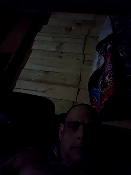 Snapshot of Buffshagswell chatting on 10/22/25, 04:57 Buffshagswell online show from 10/22/25, 04:57