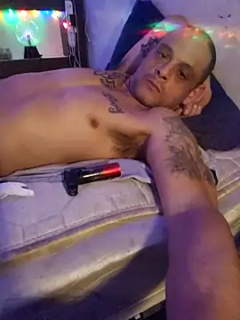 Snapshot of Buffshagswell chatting on 10/23/25, 11:20 Buffshagswell online show from 10/23/25, 11:20