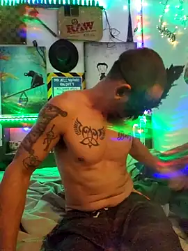 Snapshot of Buffshagswell chatting on 11/01/25, 12:45 Buffshagswell online show from 11/01/25, 12:45