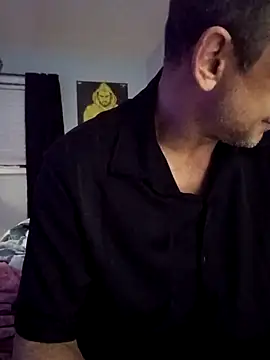 Snapshot of Buffshagswell chatting on 11/11/25, 08:36 Buffshagswell online show from 11/11/25, 08:36