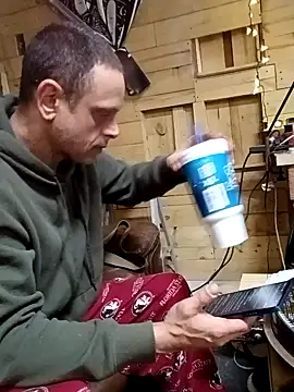 Snapshot of Buffshagswell chatting on 11/17/25, 04:35 Buffshagswell online show from 11/17/25, 04:35