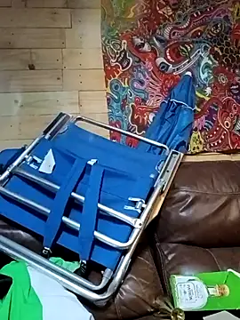 Snapshot of Buffshagswell chatting on 12/05/25, 02:20 Buffshagswell online show from 12/05/25, 02:20