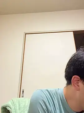 Snapshot of ryusei18570 chatting on 09/16/25, 03:24 ryusei18570 online show from 09/16/25, 03:24