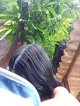 Snapshot of Julix_A chatting on 12/21/24, 07:49 Julix A online show from 12/21/24, 07:49