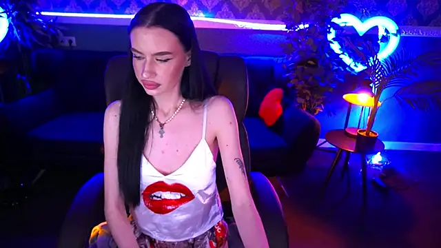 Snow WhiteeeX online show from 02/02/25, 10:49