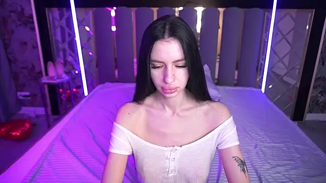 Snow WhiteeeX online show from 03/16/26, 06:39