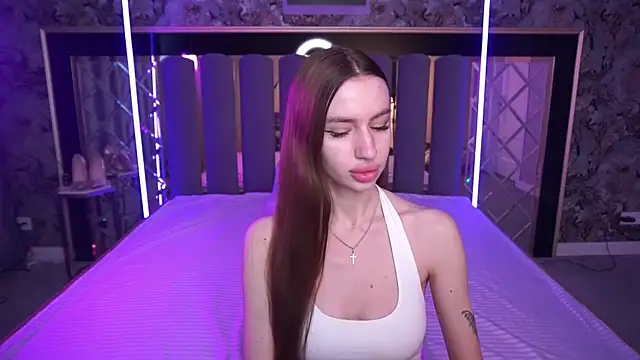 Snow WhiteeeX online show from 04/25/26, 05:43