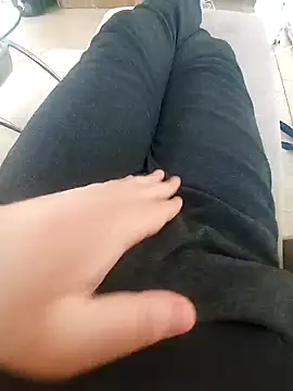 reelciii21 online show from 02/04/25, 01:06