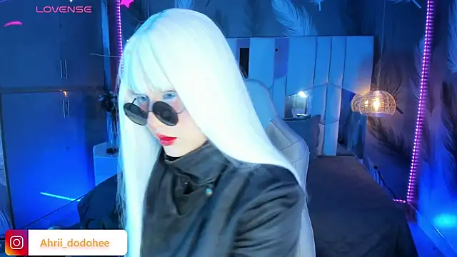 Snapshot of AHRI_LEE chatting on 12/18/24, 03:37 AHRI LEE online show from 12/18/24, 03:37