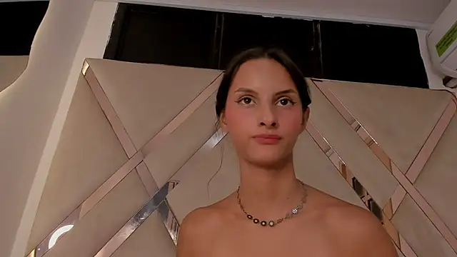 Snapshot of ninaht chatting on 02/20/25, 09:31 ninaht online show from 02/20/25, 09:31