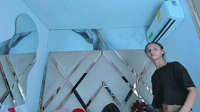 Snapshot of ninaht chatting on 09/09/25, 09:25 ninaht online show from 09/09/25, 09:25