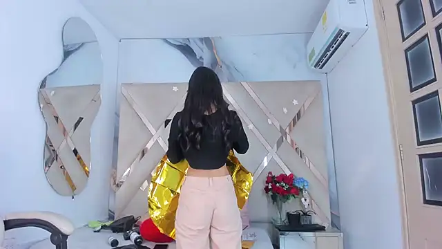 Snapshot of ninaht chatting on 09/22/25, 08:55 ninaht online show from 09/22/25, 08:55