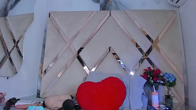 Snapshot of ninaht chatting on 09/25/25, 08:34 ninaht online show from 09/25/25, 08:34