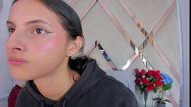 Snapshot of ninaht chatting on 10/11/25, 08:51 ninaht online show from 10/11/25, 08:51