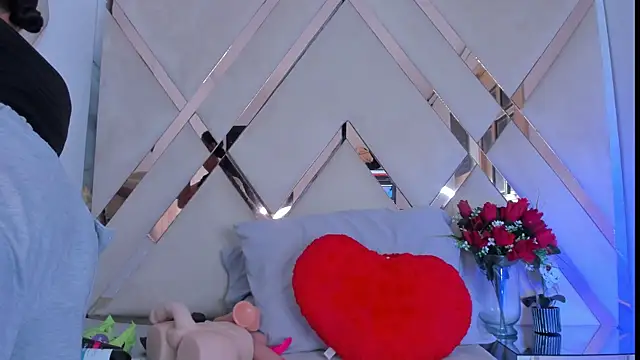 Snapshot of ninaht chatting on 10/12/25, 09:25 ninaht online show from 10/12/25, 09:25