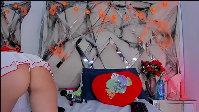 Snapshot of ninaht chatting on 10/26/25, 07:42 ninaht online show from 10/26/25, 07:42