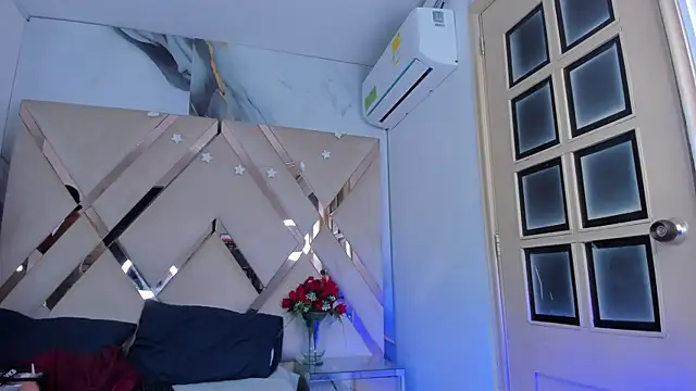 Snapshot of ninaht chatting on 11/16/25, 08:36 ninaht online show from 11/16/25, 08:36