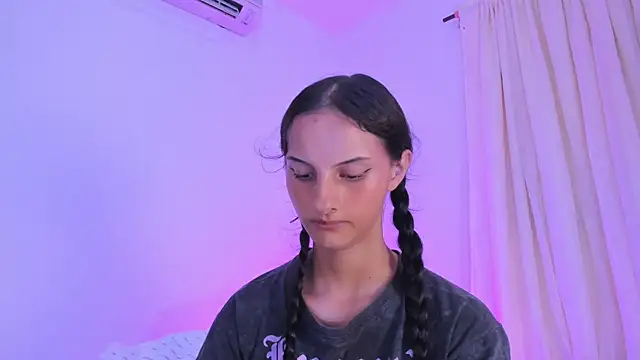 ninaht online show from 04/12/26, 10:04