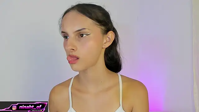 ninaht online show from 04/22/26, 09:05