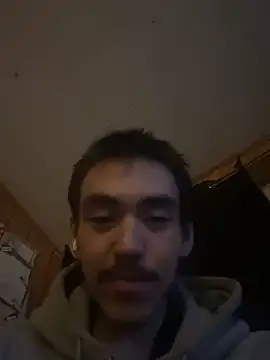 Snapshot of johnnyyyahh chatting on 12/28/24, 04:30 johnnyyyahh online show from 12/28/24, 04:30