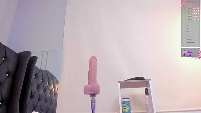 Snapshot of lannarusso_ chatting on 01/10/25, 03:37 lannarusso online show from 01/10/25, 03:37