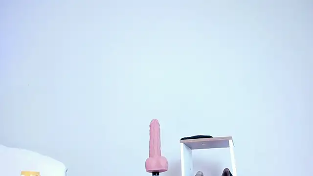 Snapshot of lannarusso_ chatting on 09/17/25, 12:07 lannarusso online show from 09/17/25, 12:07