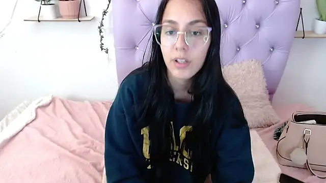 Snapshot of Freyja_01 chatting on 09/25/25, 09:40 Freyja 01 online show from 09/25/25, 09:40