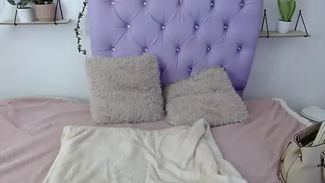 Snapshot of Freyja_01 chatting on 09/26/25, 09:30 Freyja 01 online show from 09/26/25, 09:30