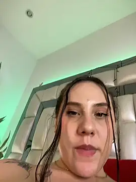  ISABELLA HOT  online show from 11/30/25, 12:36