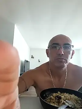 Snapshot of exmilitary chatting on 10/14/25, 03:35 exmilitary online show from 10/14/25, 03:35