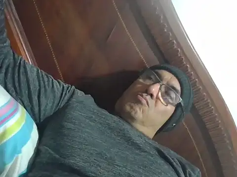 Snapshot of exmilitary chatting on 02/05/26, 03:44 exmilitary online show from 02/05/26, 03:44