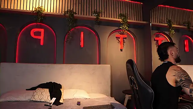 Austin bolt online show from 02/23/26, 03:04