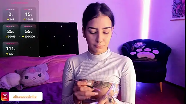 Snapshot of Alice_woodville chatting on 12/30/24, 11:38 Alice woodville online show from 12/30/24, 11:38