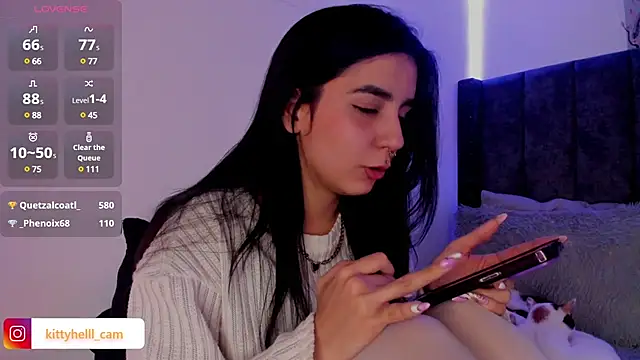 Snapshot of Alice_woodville chatting on 02/28/25, 09:33 Alice woodville online show from 02/28/25, 09:33