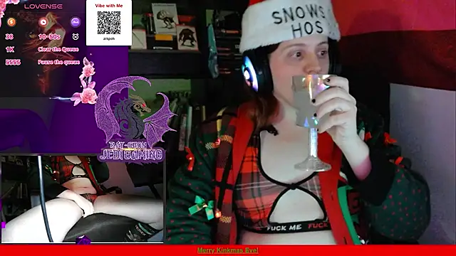 Snapshot of Rae-Suon chatting on 12/25/24, 03:08 Rae-Suon online show from 12/25/24, 03:08
