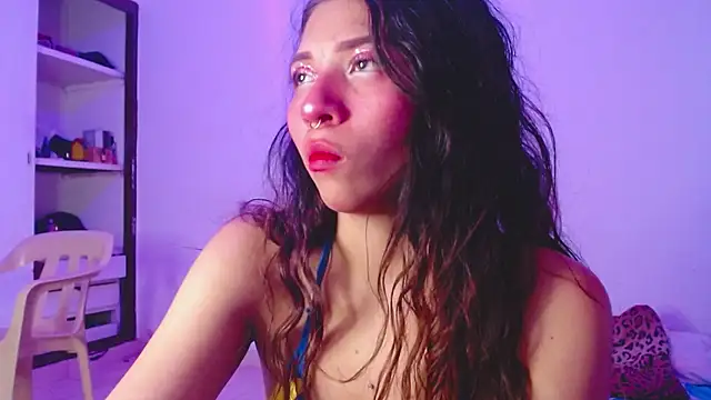 Snapshot of Carlacutte chatting on 01/12/25, 02:35 Carlacutte online show from 01/12/25, 02:35