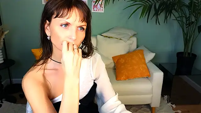 Snapshot of Elizabe_th chatting on 01/20/25, 09:24 Elizabe th online show from 01/20/25, 09:24