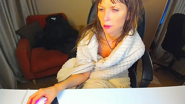 Snapshot of Elizabe_th chatting on 01/22/25, 07:03 Elizabe th online show from 01/22/25, 07:03