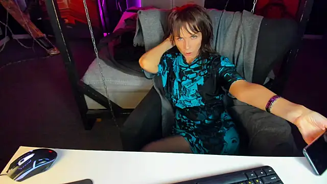 Snapshot of Elizabe_th chatting on 03/16/25, 04:09 Elizabe th online show from 03/16/25, 04:09